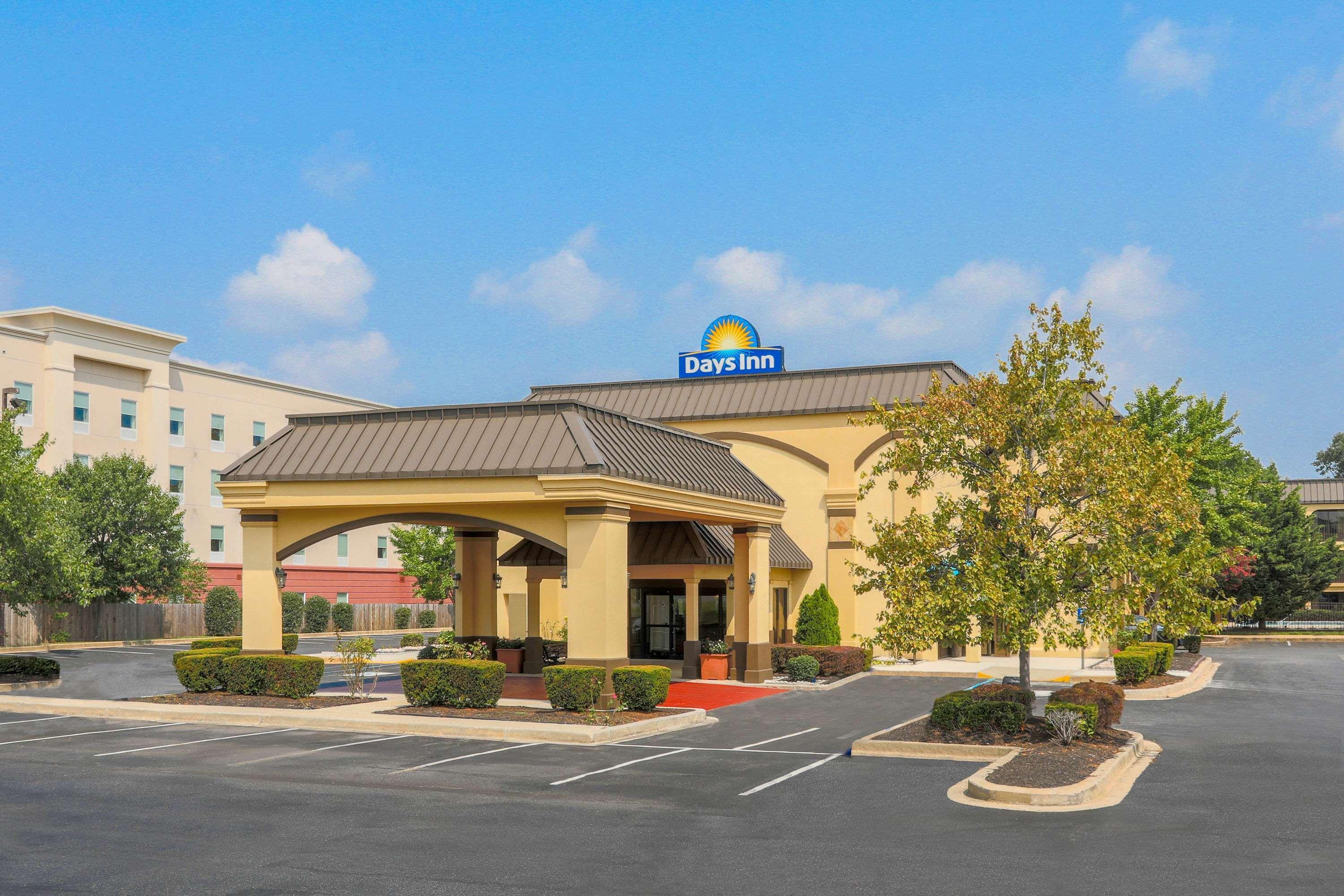 Days Inn By Wyndham Newark Wilmington Exterior foto