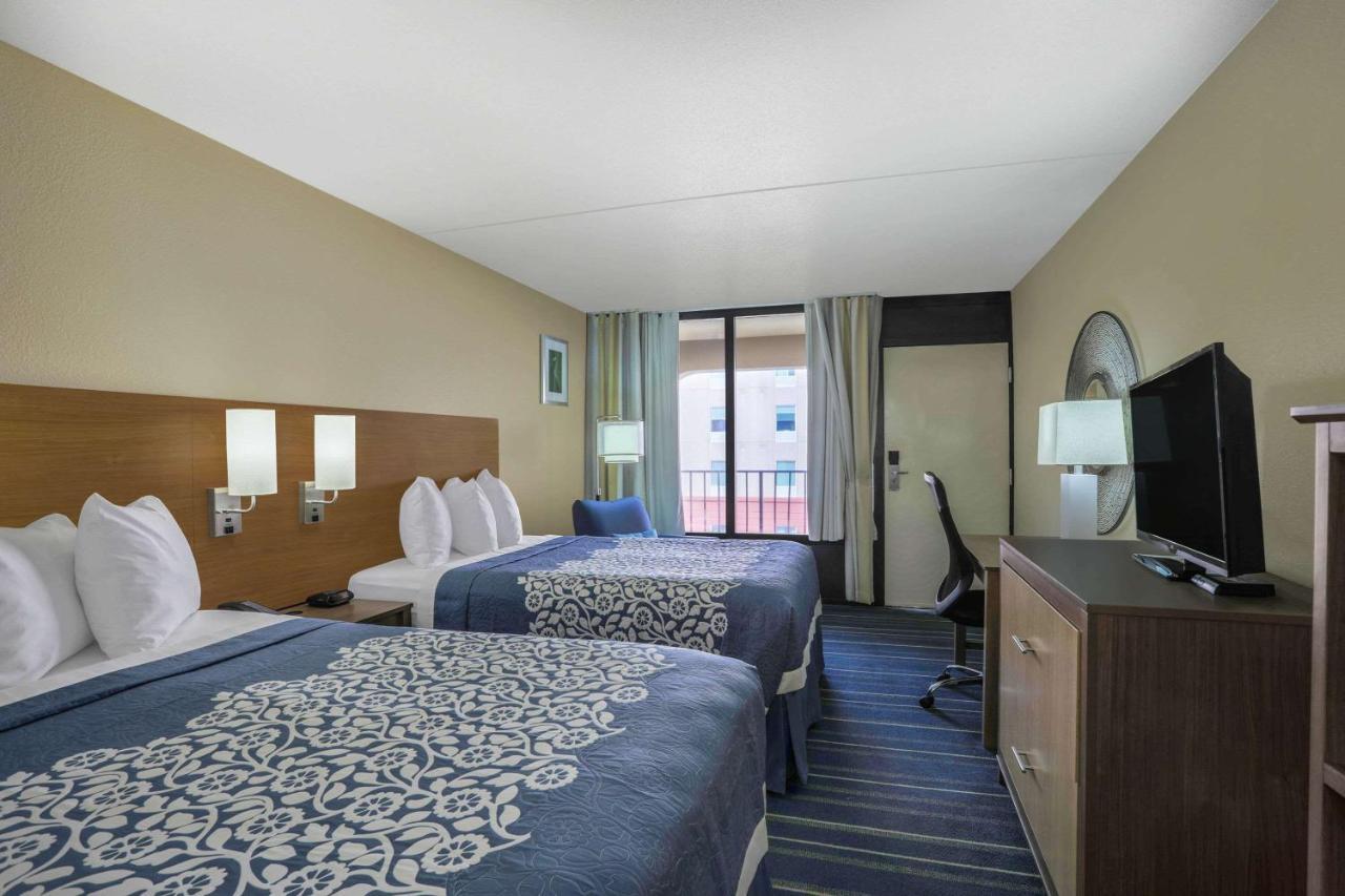Days Inn By Wyndham Newark Wilmington Exterior foto